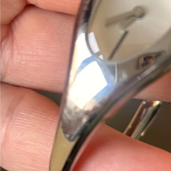 Gucci Stainless Steel bangle watch - Picture 7 of 9